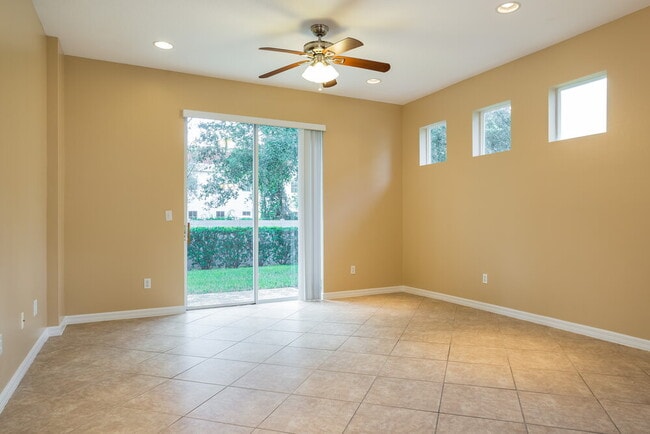 Photo - 1091 Wickerwood St