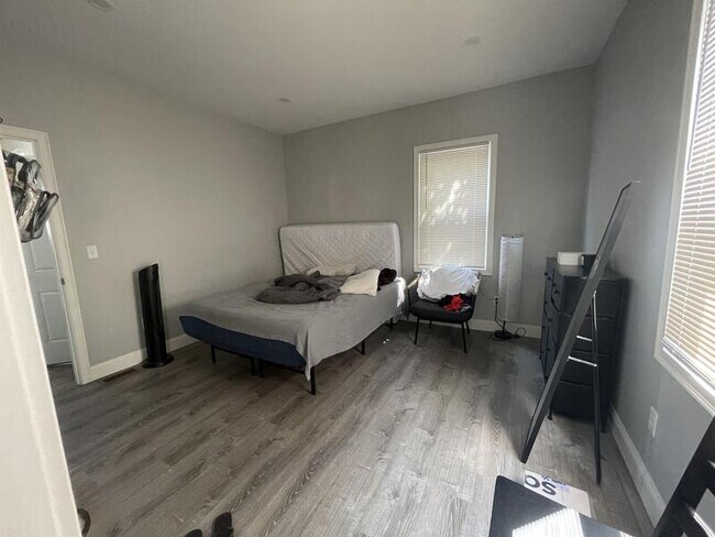 Photo - 123 Burlington St