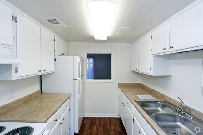 Abercorn Townhomes and Apartments