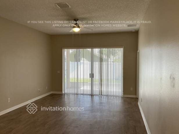 Photo - 402 Sycamore Springs St