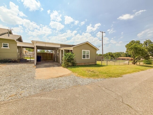 Photo - Cute Efficiency Studio Style Home in Shawnee!