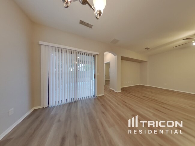 Photo - 16823 W Cottonwood St