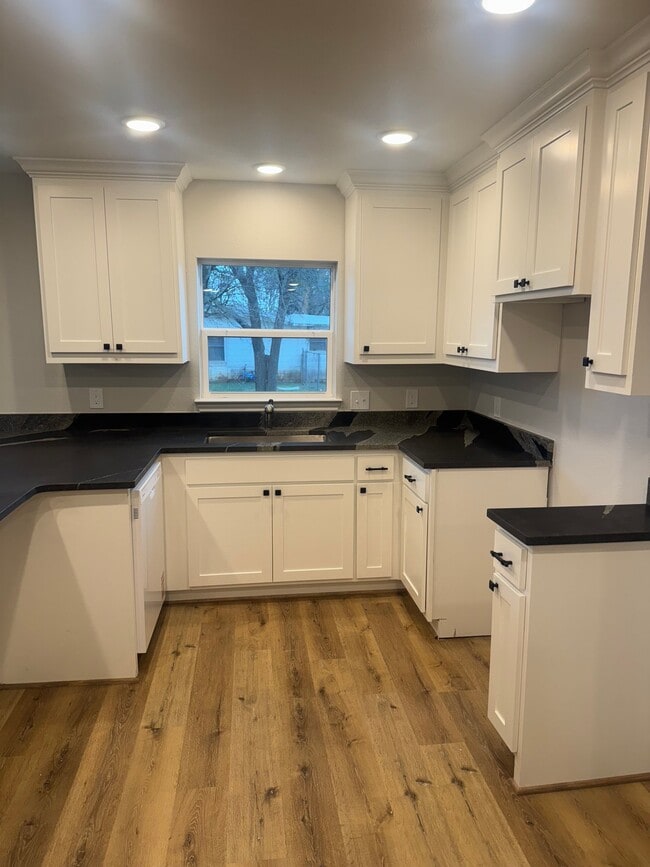 Photo - 207 Laurel Ln