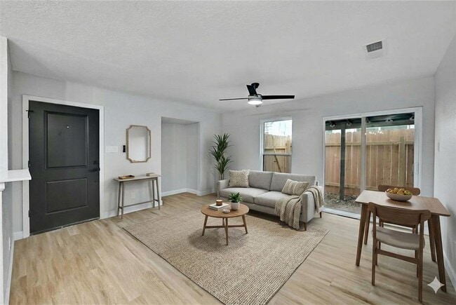 Photo - 9803 Aberdeen Way