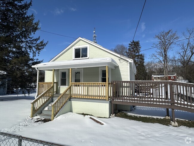 Building Photo - 165 Hedrick St Rental