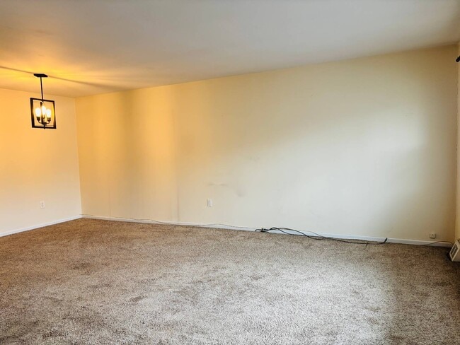 Photo - 220 Mountainview Ave