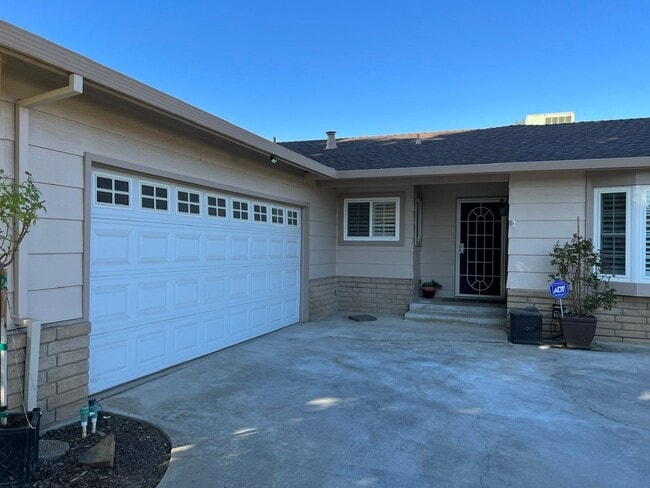 Photo - Immaculate 3 bedroom on a court!