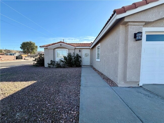 Photo - 1660 Kyle Ave