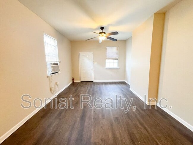 Photo - 1211 S Clark St