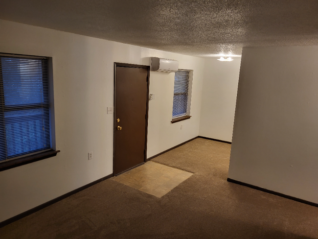 Photo - 1102 W McPherson St Apartment Unit 15