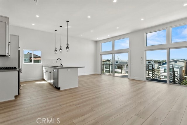 Photo - 913 W Balboa Blvd Unit C