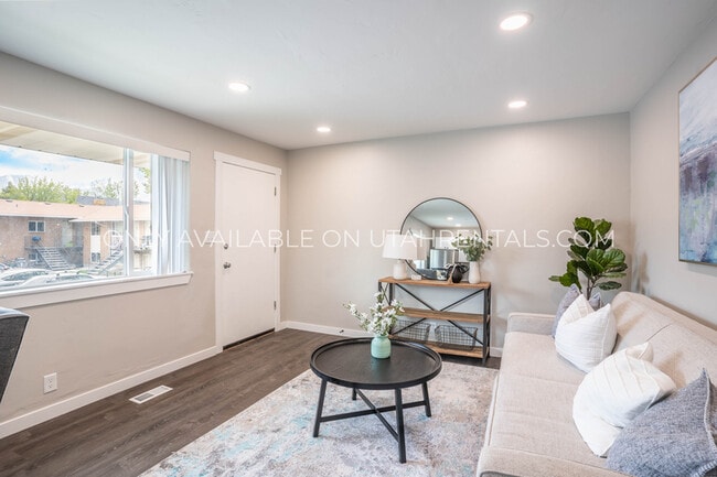 Photo - 689 N 100 W Unit S