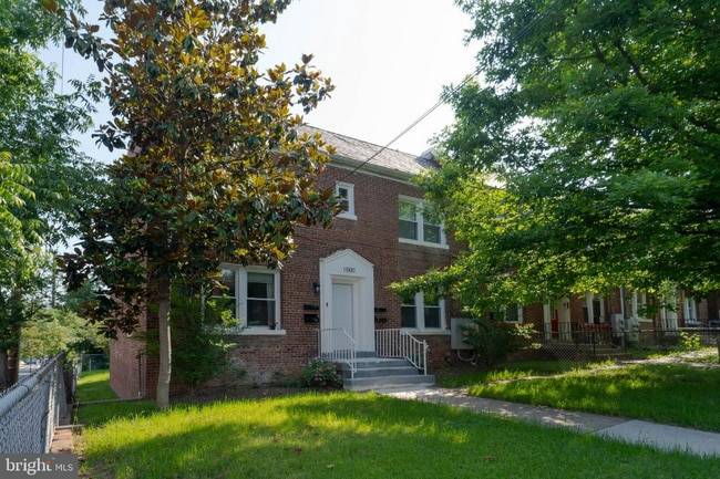 1500 V St SE Unit 2