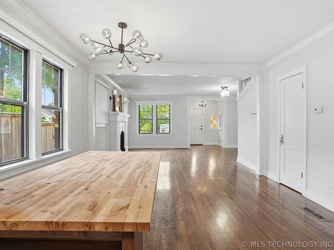 Photo - 1623 S Victor Ave