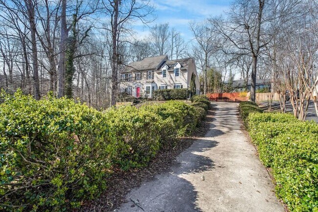 Photo - 655 Lancaster St