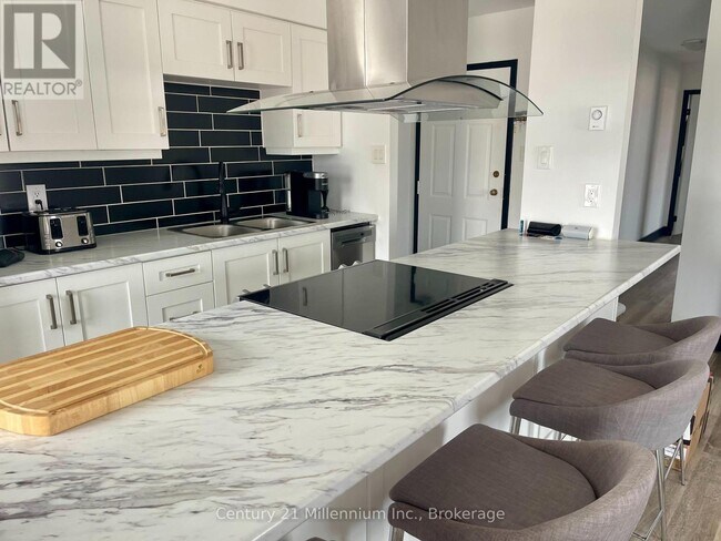 Photo - 250 Hurontario St Unité 2