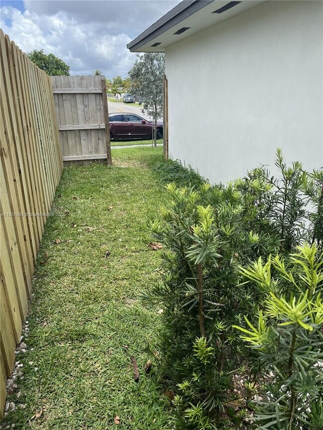 Photo - 29905 SW 149th Ct Unidad #2