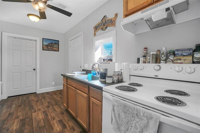 Photo - 510 Peck Ave