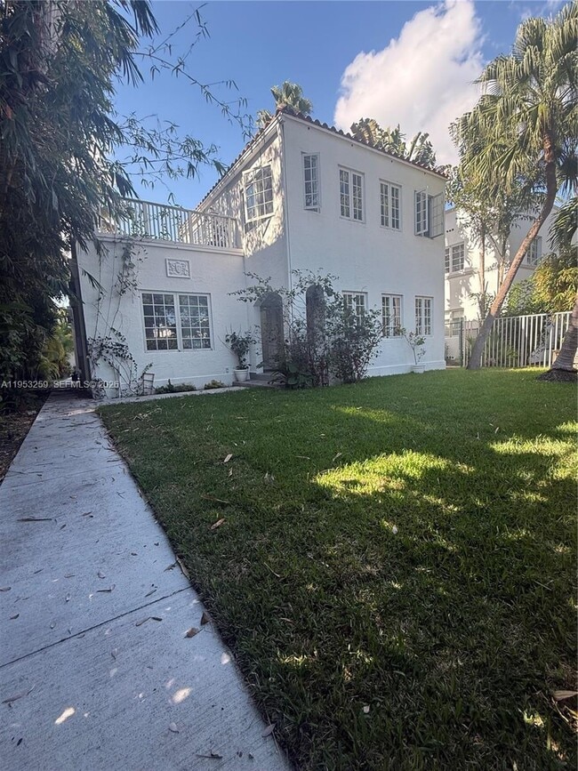 Building Photo - 912 Euclid Ave Unit 3