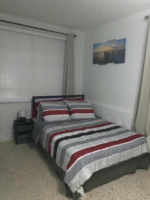 Photo - 900 NE 85th St