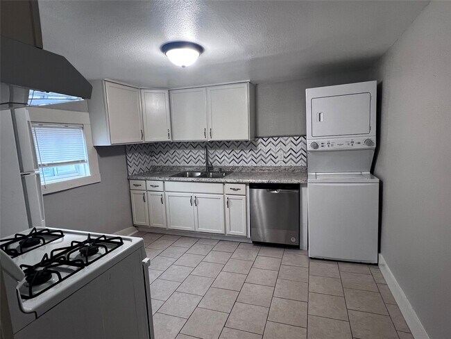Photo - 712 40th St
