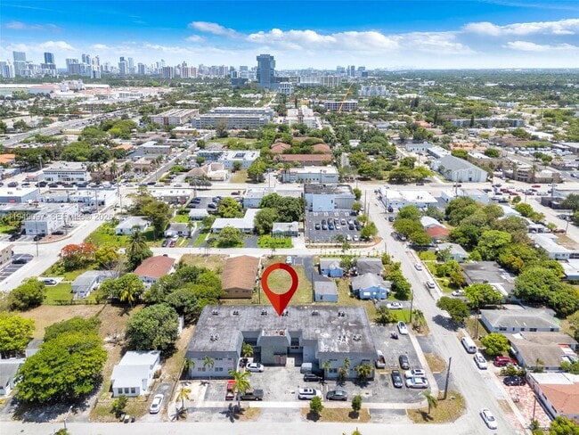 Building Photo - 300 NE 1st Ct Unit 207