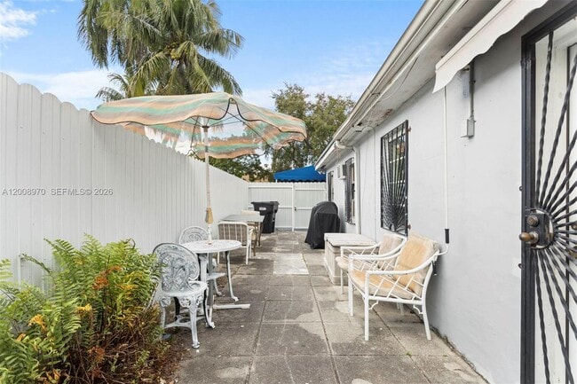 Photo - 410 East Dr