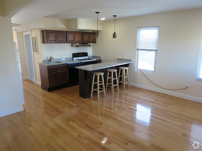 Building Photo - 23 Weitz St Unit 3 Rental