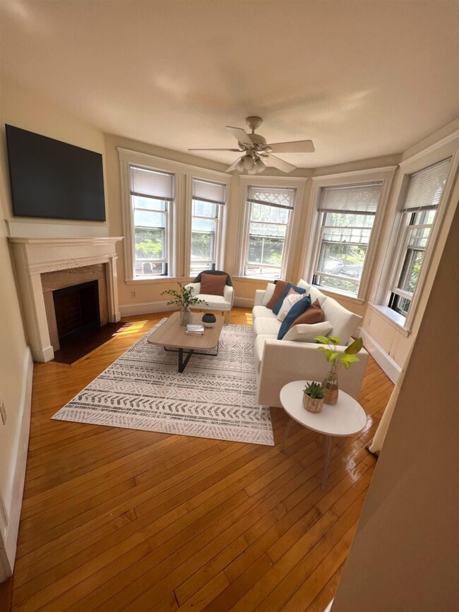 Photo - 331 Harvard St Unidad 3