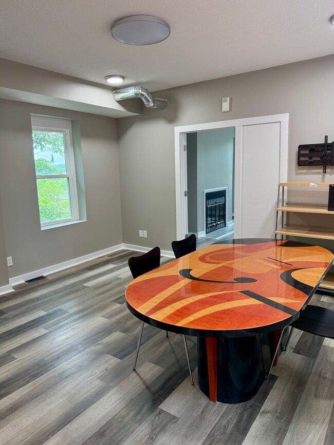Photo - 3 bedroom apartment by UC campus! Unit 2