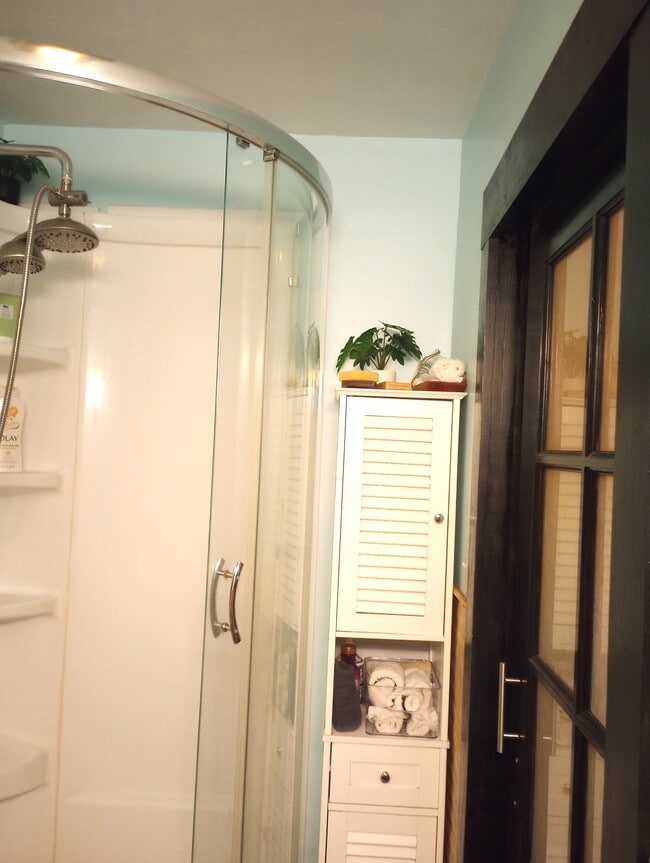 Shower & wht. storage cabinet - 281 Kaikea St