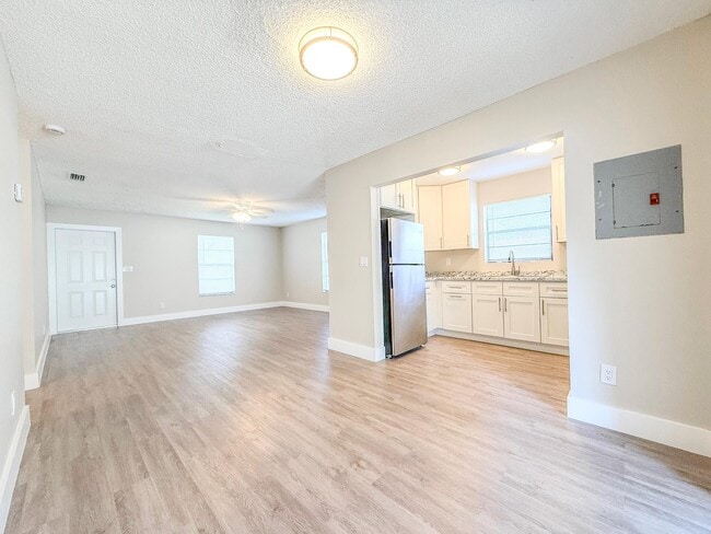 Building Photo - 3082 Swain Blvd Rental