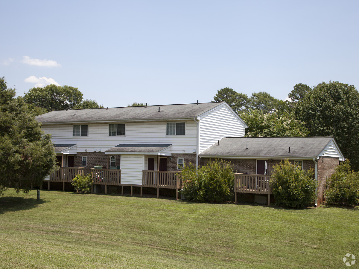 Green Oaks Apartments - Green Oaks Apartments