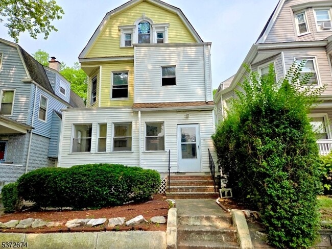 Building Photo - 111 Shepard Ave Unit 2 Rental