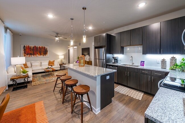 Building Photo - 30020 Creekside Ter Dr Unit 8203 Rental