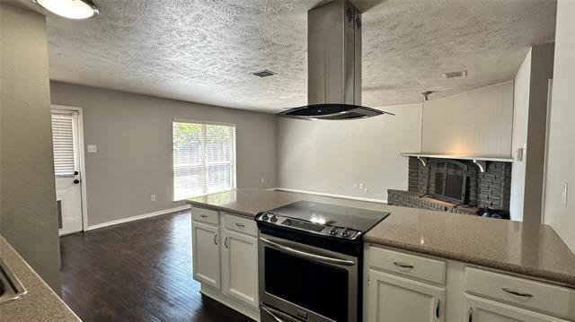 Photo - 534 Windsor Dr