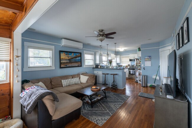 Photo - 3490 Collier Ave Unit Front