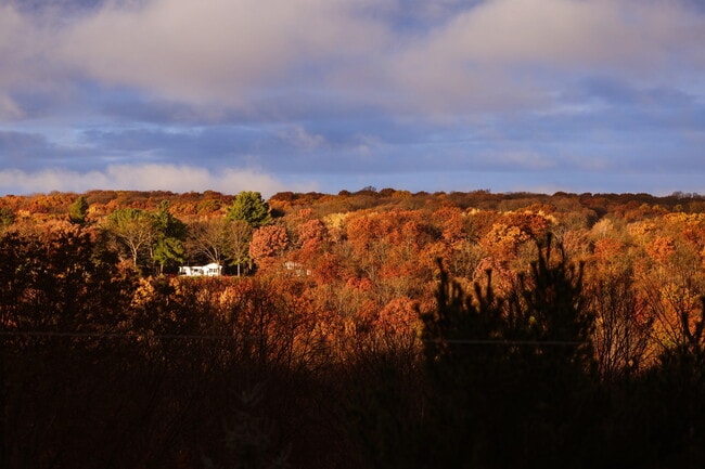 Impresionante vista del valle de Saint Croix desde el rincón del desayuno. - 327 S Adams St Unidad B