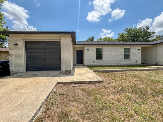 Building Photo - 1520 Eichen Rd Rental