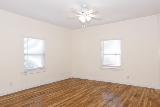 Photo - 1005 Main St