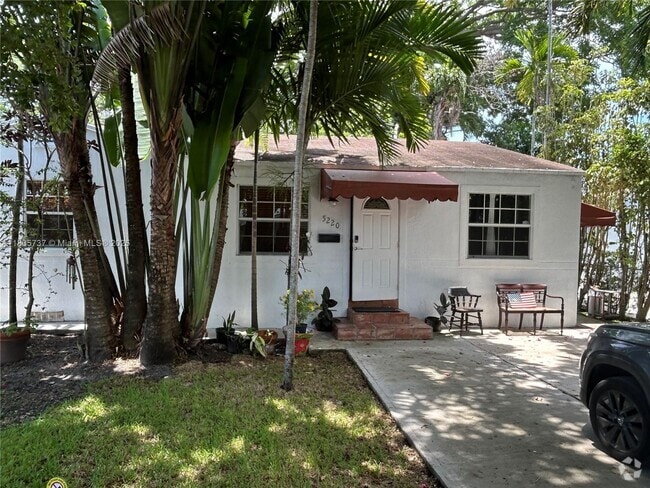 Building Photo - 5220 SW 5th St Rental