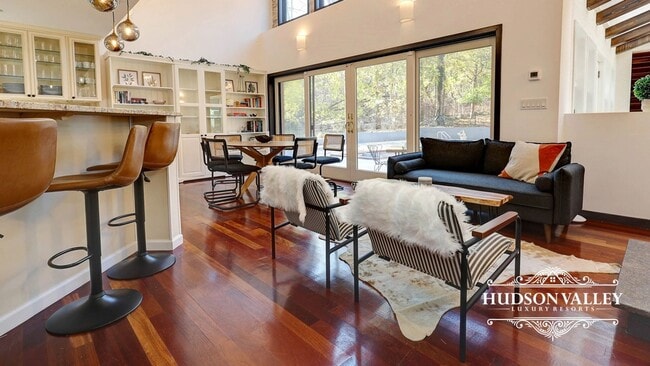 Photo - Elegant 7-Bedroom Estate in White Plains – Luxury Living at Its Finest