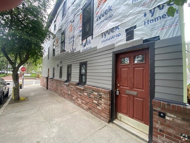 Building Photo - 110 Marginal St Unit 2 Rental