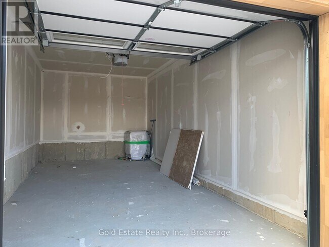 Photo - 51 Sparrow Ave