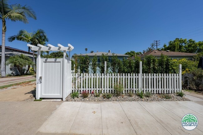 Photo - 2236-2240 Penmar Avenue