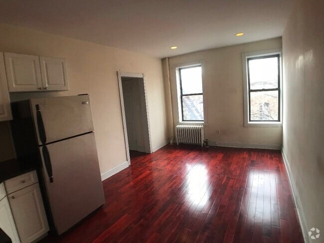 Building Photo - 20 Magaw Pl Rental