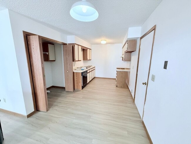 Photo - Great 3 Bed 2 Bath 2 Car Garage Flat Duple...