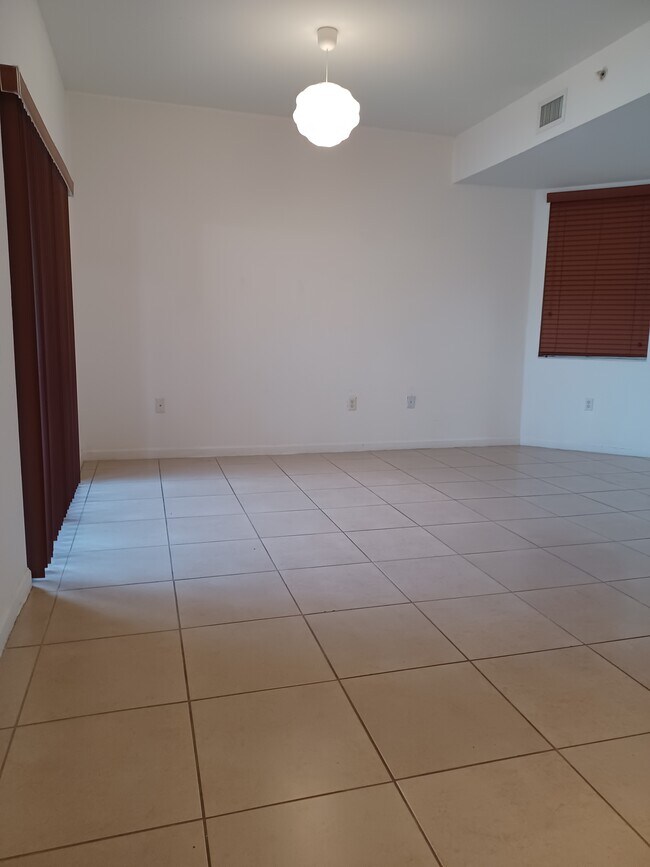 Photo - 11001 NW 83rd St Unit 102
