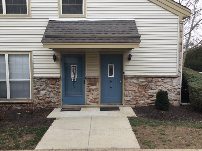 Photo - 616 Foxcroft Cir