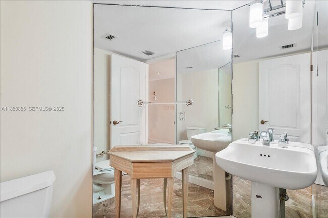 Photo - 5757 Collins Ave Unidad 2106